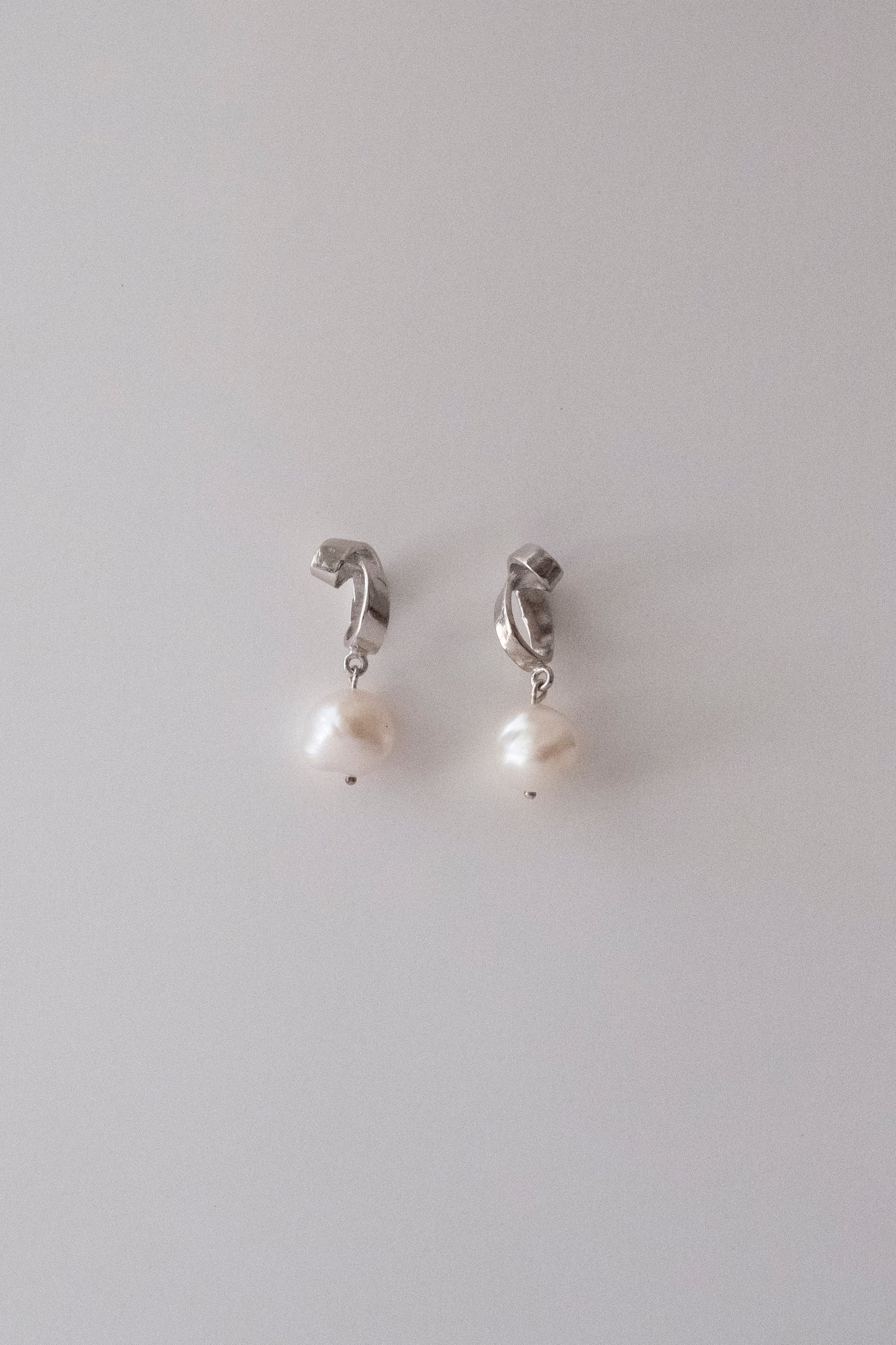 Mini Tendril Earrings w/Pearl