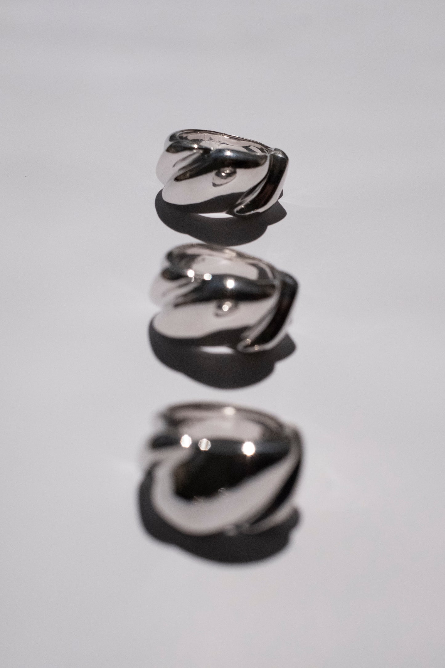Curved Wave Ring