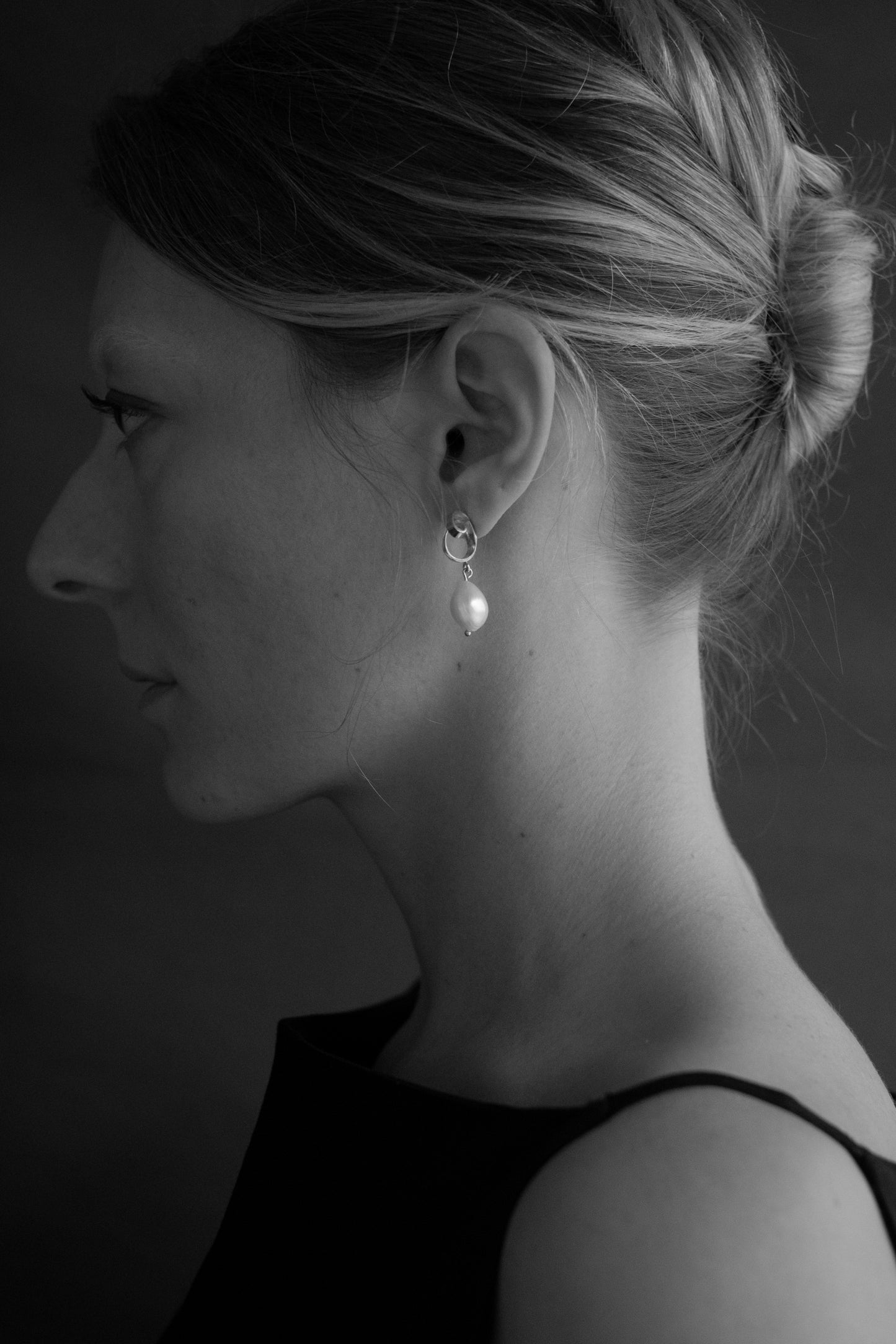 Mini Tendril Earrings w/Pearl