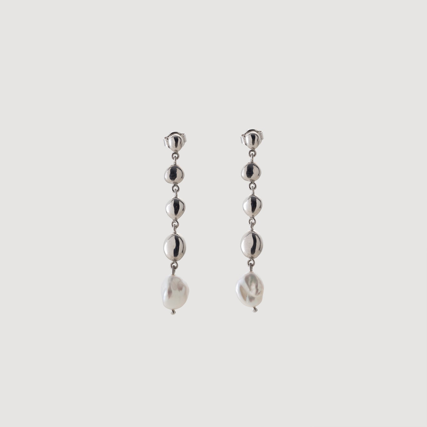 Egg Earrings w/Pearl