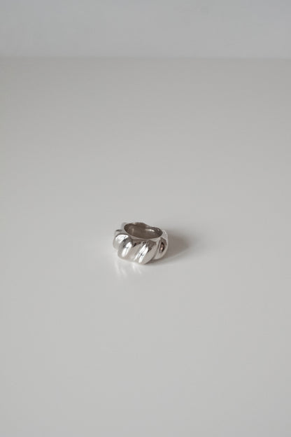 Thick Wave Ring