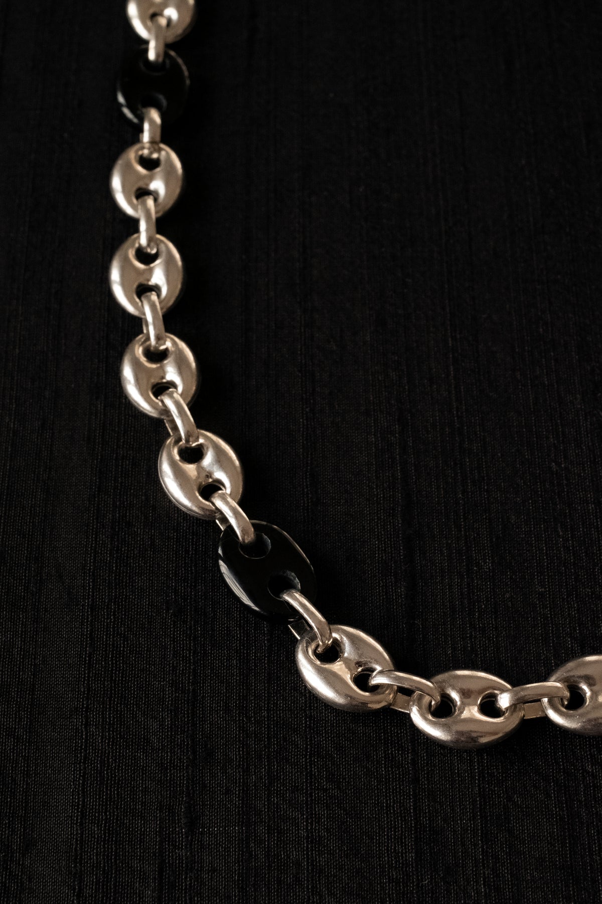 Onyx Sailor Mesh Chain Necklace