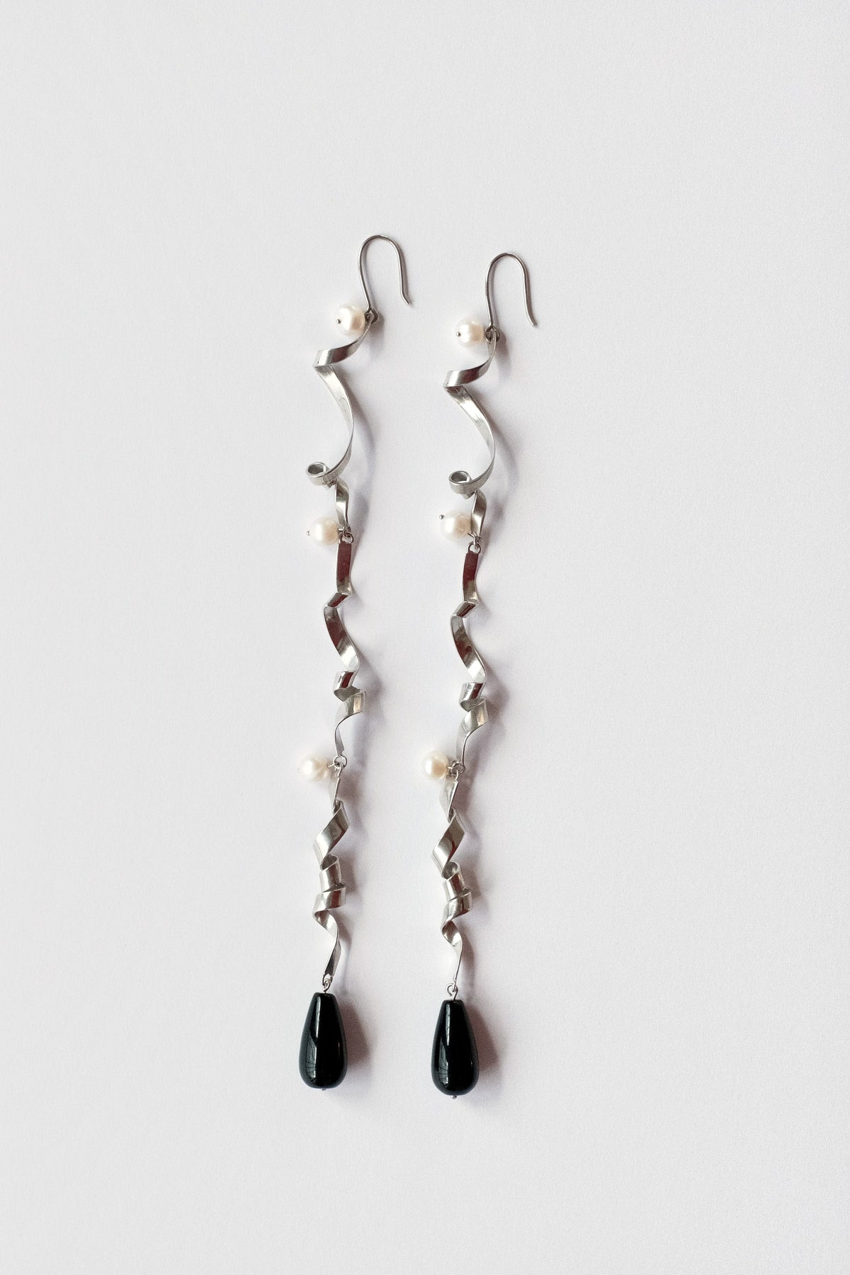 Long Ribbon Earrings w/ Onyx & Pearl