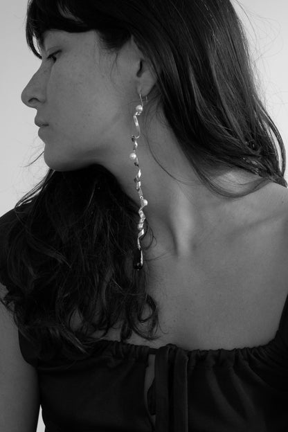 Long Ribbon Earrings w/ Onyx & Pearl