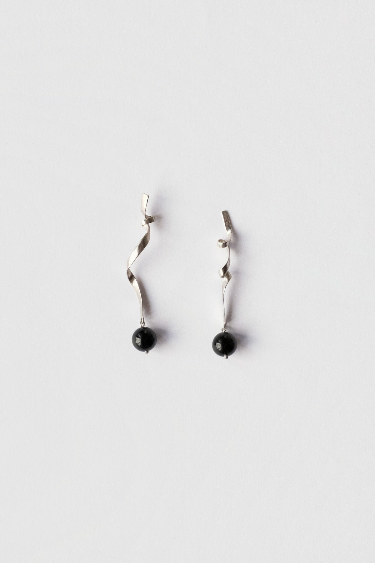 Ribbon Earrings w/ Onyx