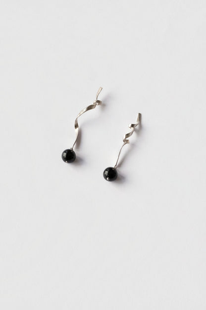 Ribbon Earrings w/ Onyx