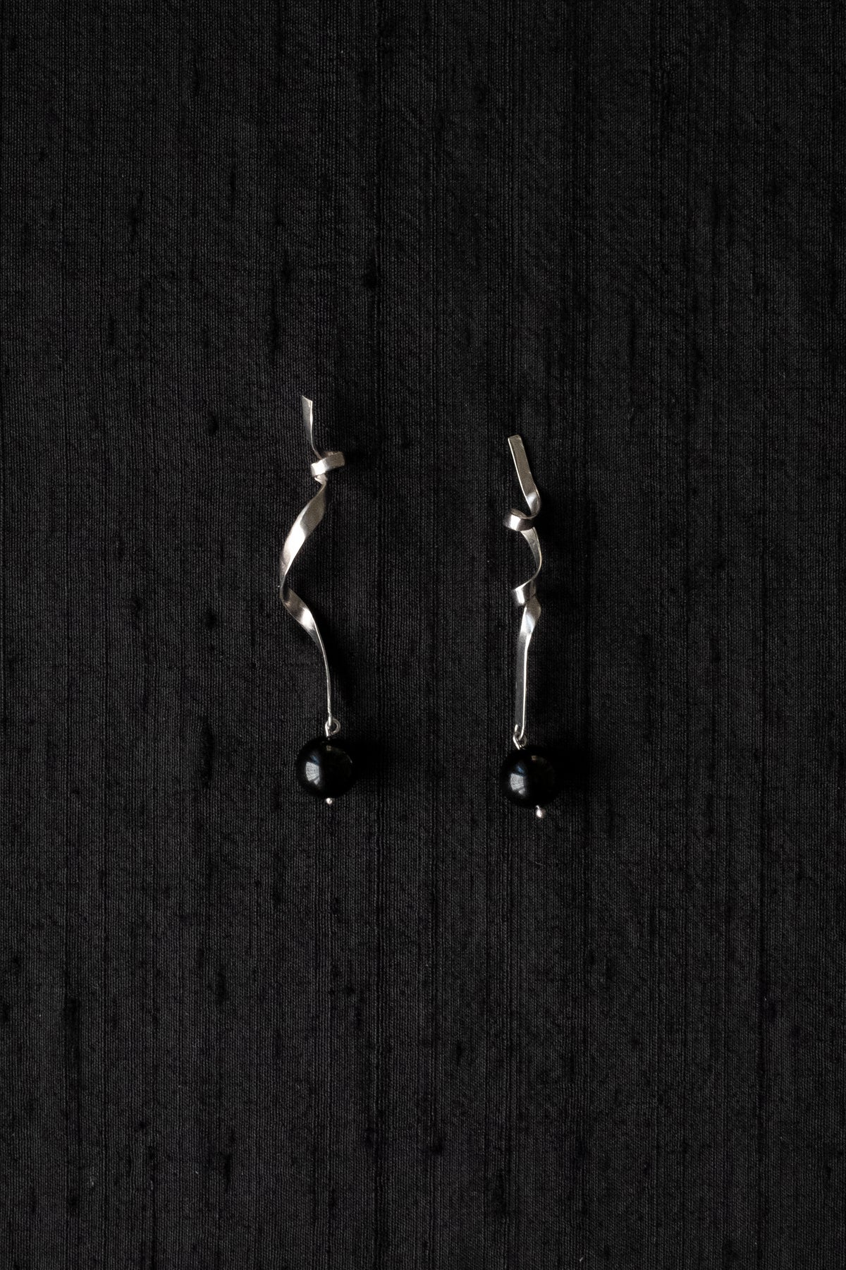 Ribbon Earrings w/ Onyx