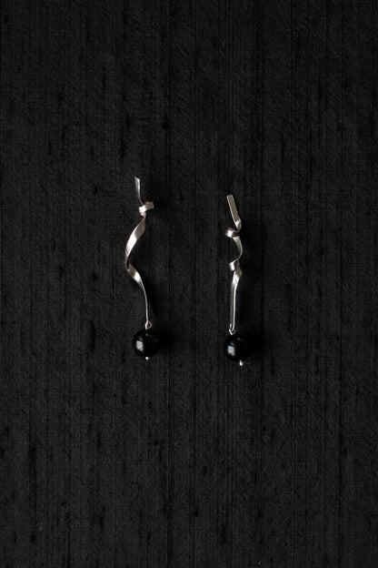 Ribbon Earrings w/ Onyx