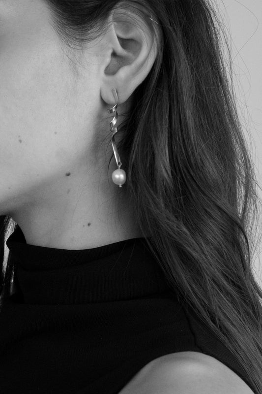 Ribbon Earrings w/ Pearl