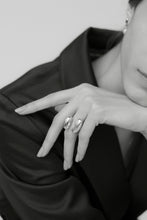Double Figure Ring