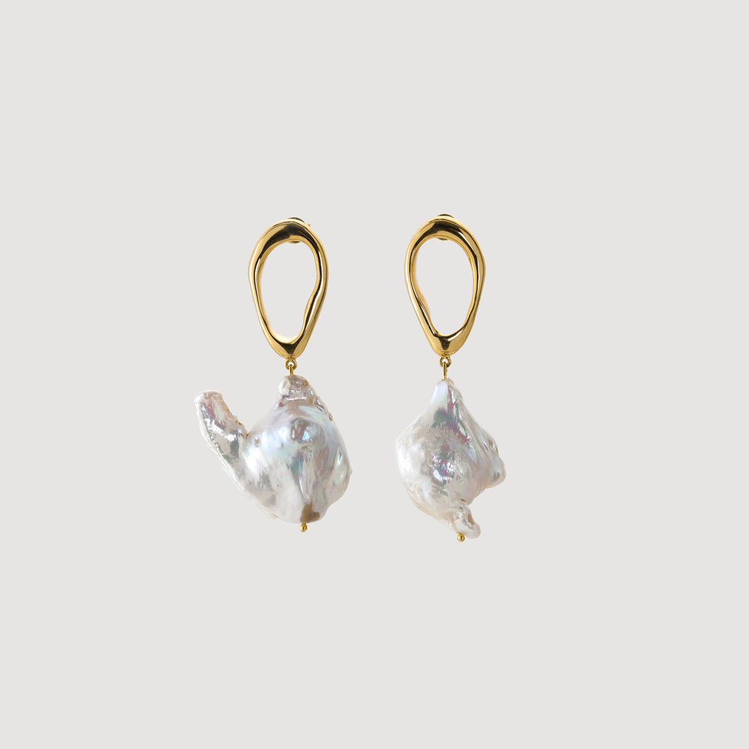 Drop Earrings w/Baroque Pearl - Gold