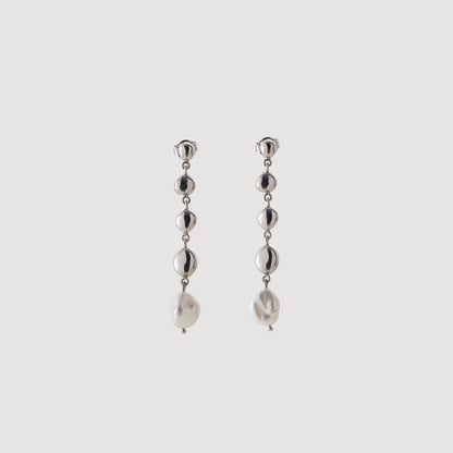 Egg Earrings w/Pearl