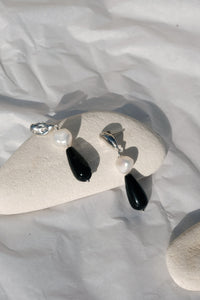 Pebble Studs with Pearl and Onyx